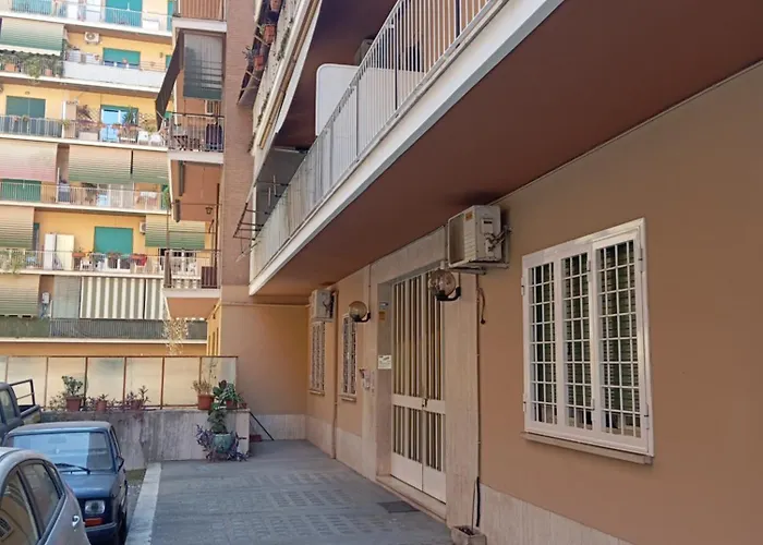 Appartamento Lella's House Vicino Metro A 3 Min A Piedi